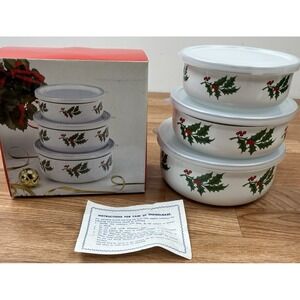 Vintage Set of 3 Porcelain Enamel on Steel Mixing Bowls w/Lids Christmas NEW